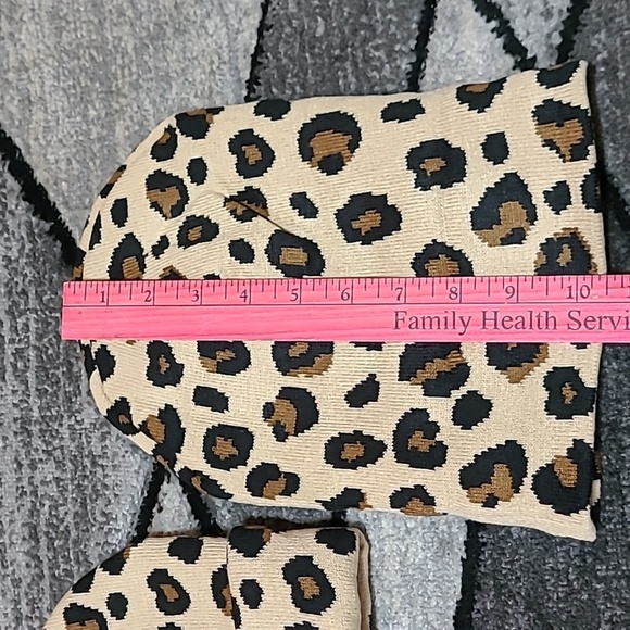 LEOPARD PRINT 🐆 PATTERNED RIBBED CUFFED BEANIE HAT BUNDLE NWOT - Picture 6 of 8